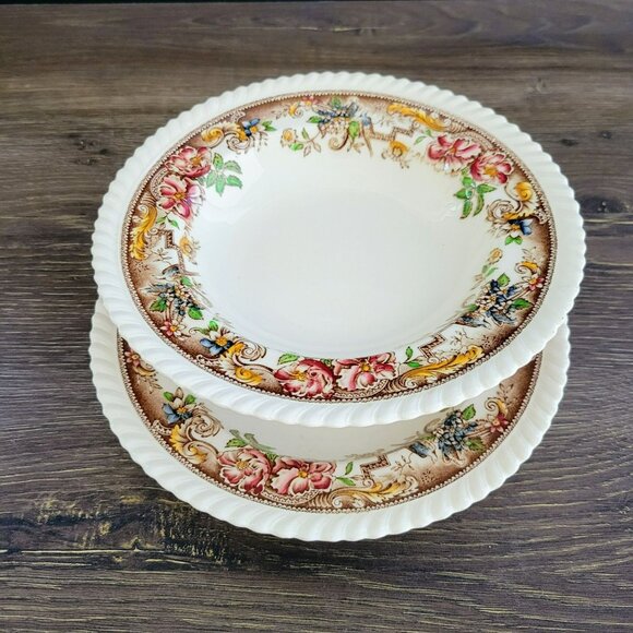 Vintage Johnson Bros Devonshire Gravy Boat & Plate Old English Floral & Bird - Picture 12 of 14